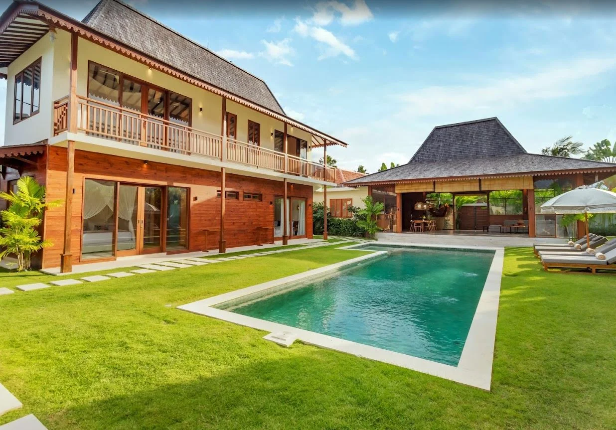 Tranquil 4-Bedroom Villa in Kerobokan — Your Private Island Getaway Awaits — image 7