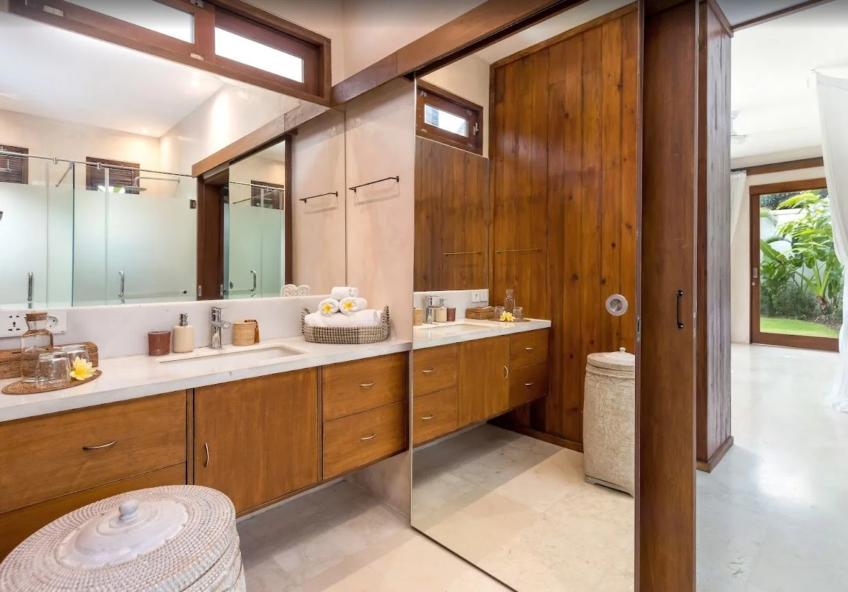 Tranquil 4-Bedroom Villa in Kerobokan — Your Private Island Getaway Awaits — image 18