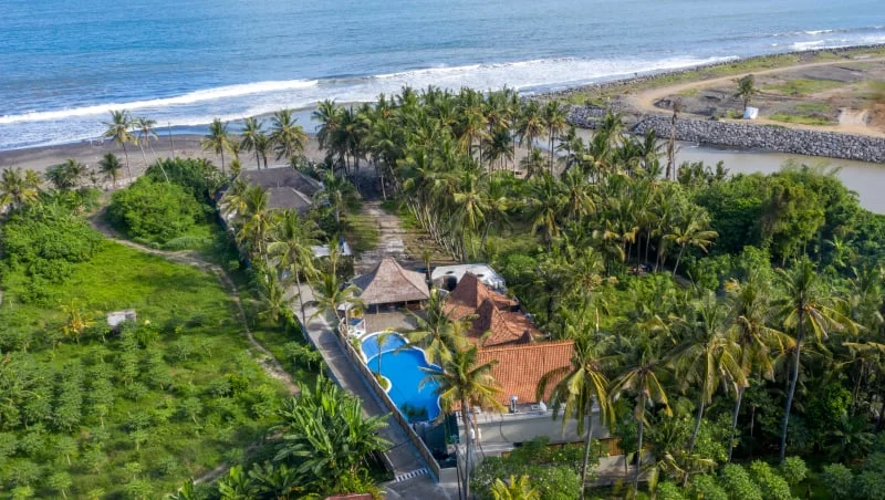 1-Bedroom Beachside Villa Near Saba — Steps from the Sand with Pool & Daily Breakfast — image 6