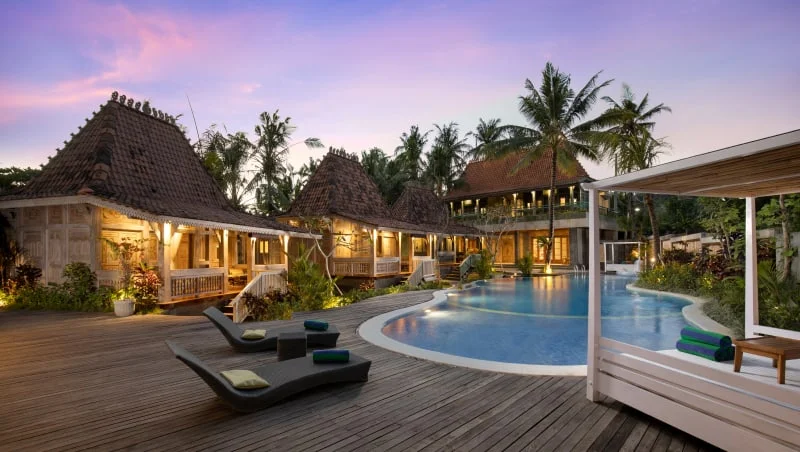 1-Bedroom Beachside Villa Near Saba — Steps from the Sand with Pool & Daily Breakfast — image 3
