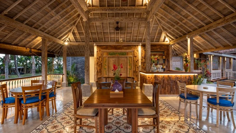 1-Bedroom Beachside Villa Near Saba — Steps from the Sand with Pool & Daily Breakfast — image 13