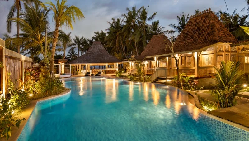 1-Bedroom Beachside Villa Near Saba — Steps from the Sand with Pool & Daily Breakfast — image 12
