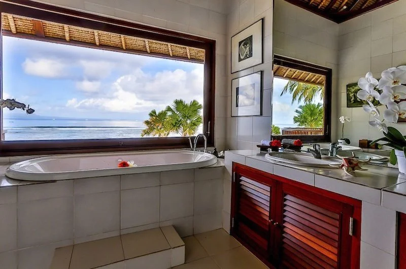 Villa Candidasa BVI41048 – Charming 4-Bedroom Seafront Luxury Villa with Tropical Design in Candidasa, Bali — image 12