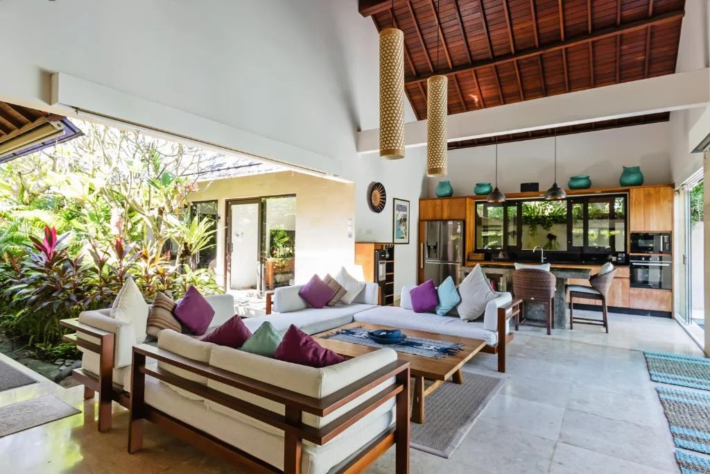 Private 3-Bedroom Villa in Canggu – Luxury, Privacy & Steps from Berawa Beach — image 12