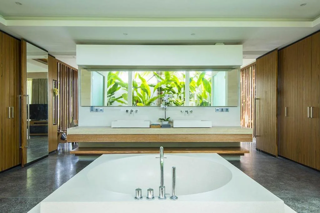 Luxury 5-Bedroom Villa with Infinity Pool in Petitenget – Stylish, Family-Friendly Retreat — image 15