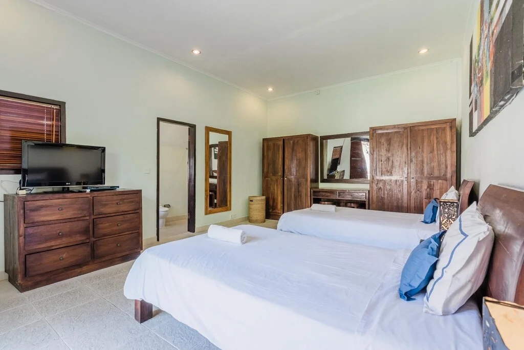 Spacious 5-Bedroom Villa in Central Seminyak – Perfect for Families & Groups — image 10