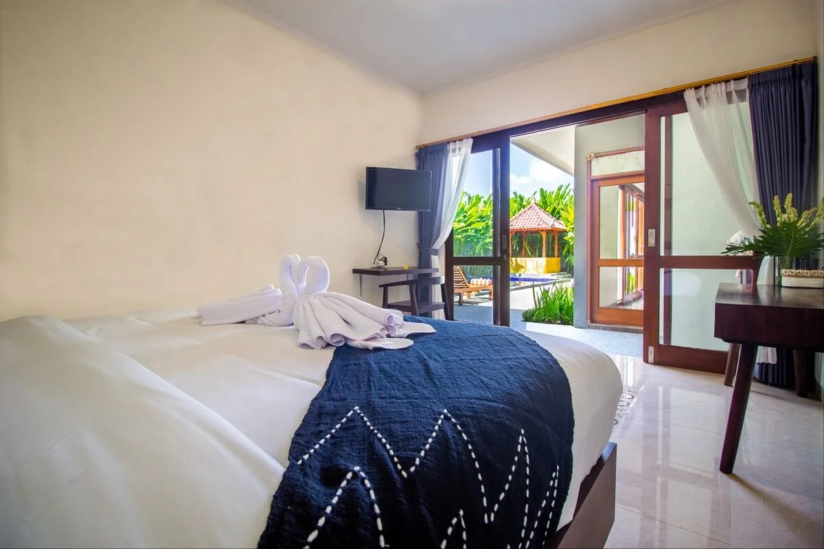 Stylish 2-Bedroom Villa in Canggu – Walk to Café del Mar & the Beach — image 11