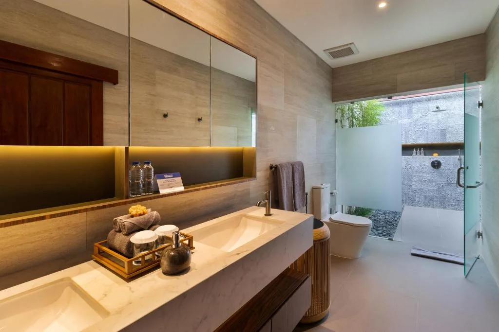 Stylish 5-Bedroom Private Villa in Seminyak – Walk to Beach & Shops — image 8