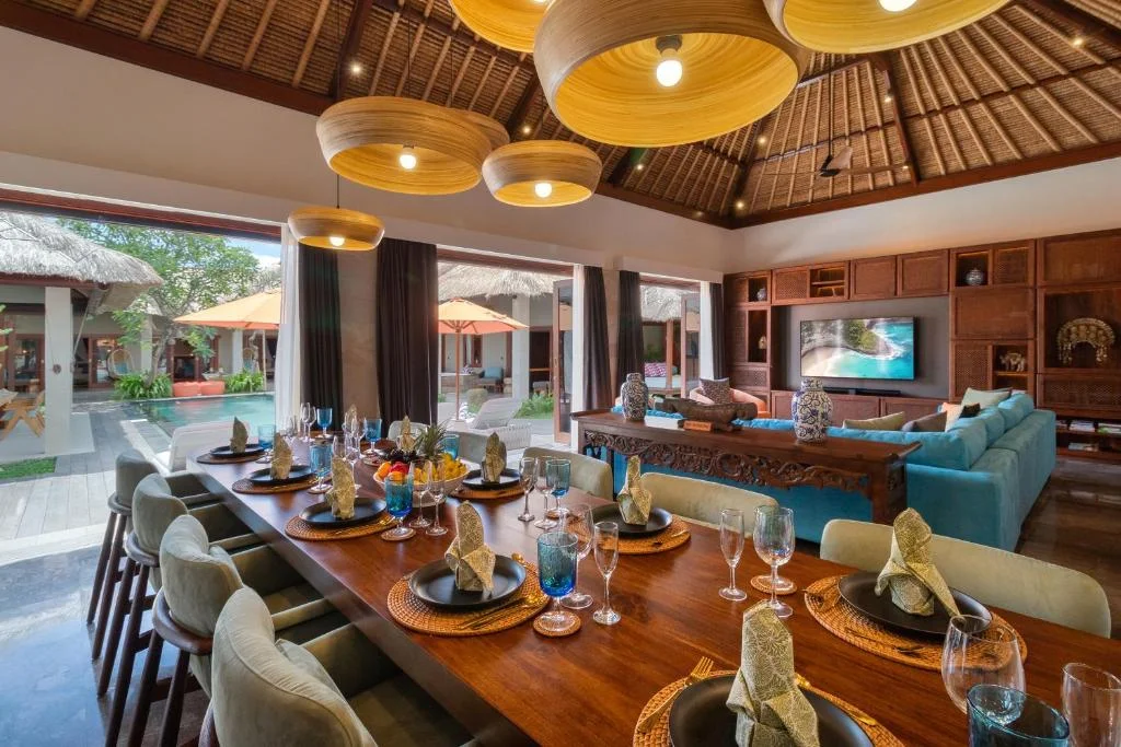 Stylish 5-Bedroom Private Villa in Seminyak – Walk to Beach & Shops — image 7