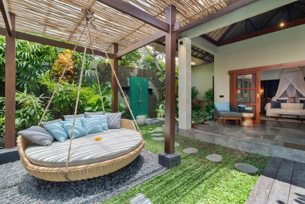 Stylish 5-Bedroom Private Villa in Seminyak – Walk to Beach & Shops — image 6