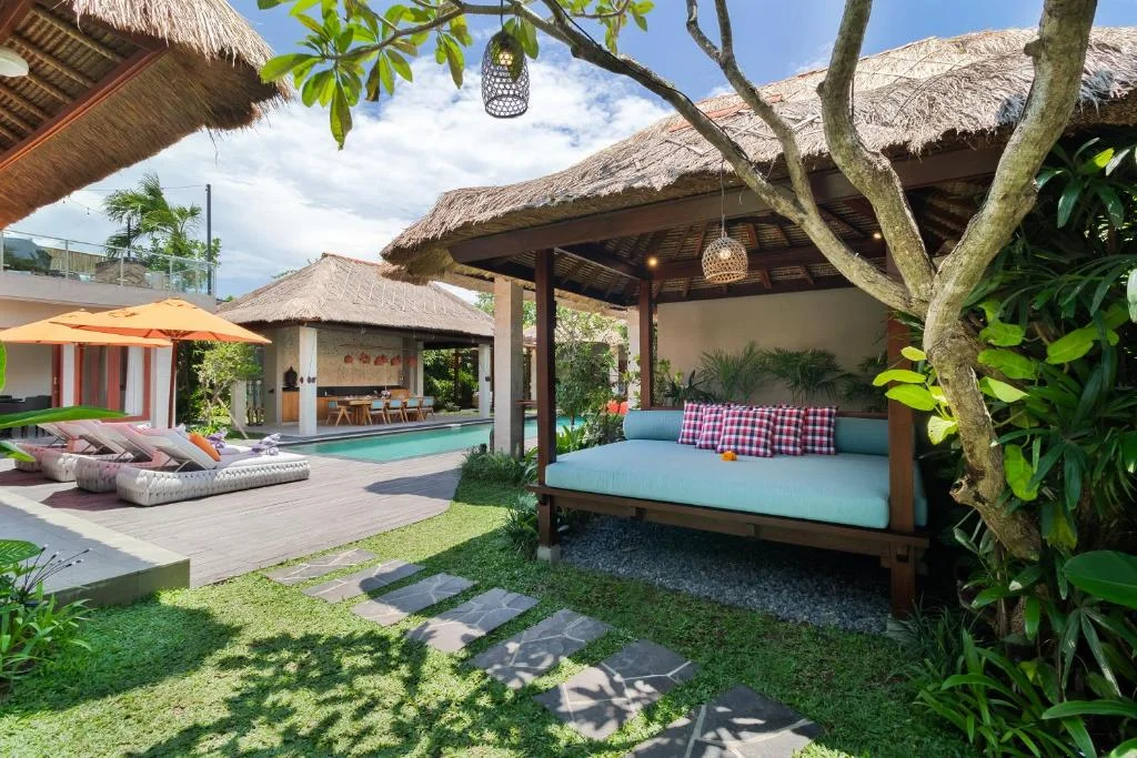Stylish 5-Bedroom Private Villa in Seminyak – Walk to Beach & Shops — image 4