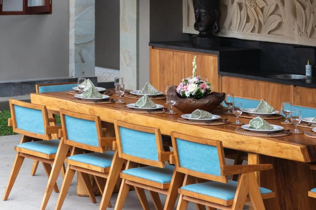 Stylish 5-Bedroom Private Villa in Seminyak – Walk to Beach & Shops — image 14