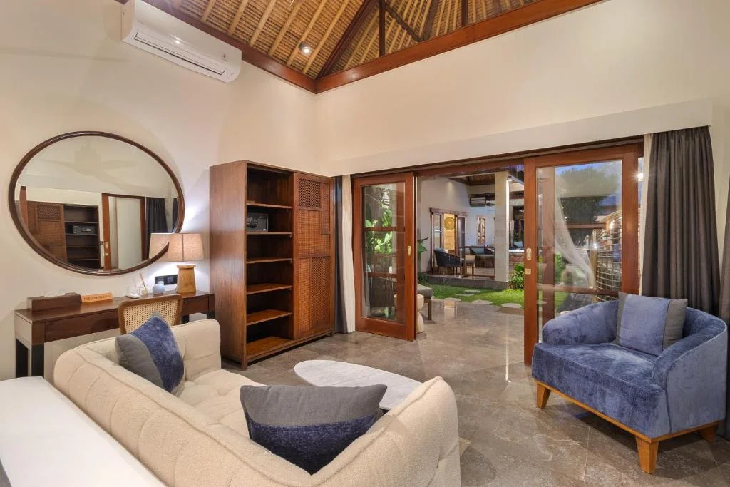 Stylish 5-Bedroom Private Villa in Seminyak – Walk to Beach & Shops — image 12
