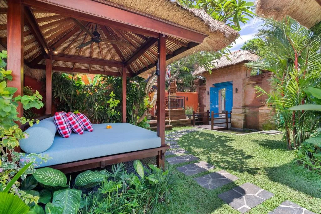 Stylish 5-Bedroom Private Villa in Seminyak – Walk to Beach & Shops — image 11