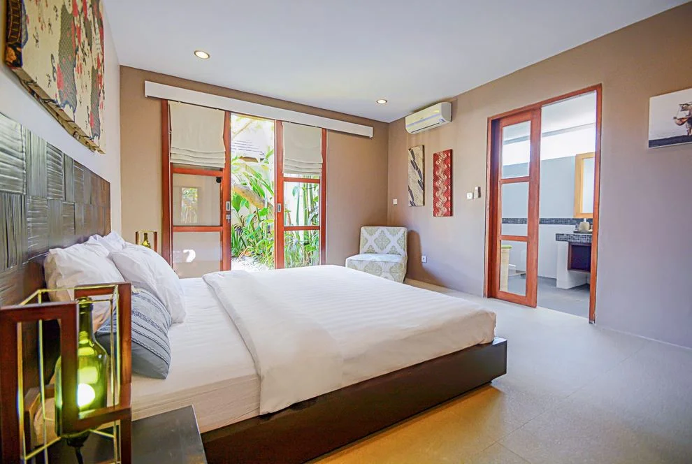Spacious 3-Bedroom Private Villa in Legian, Bali – Steps from the Beach! — image 7