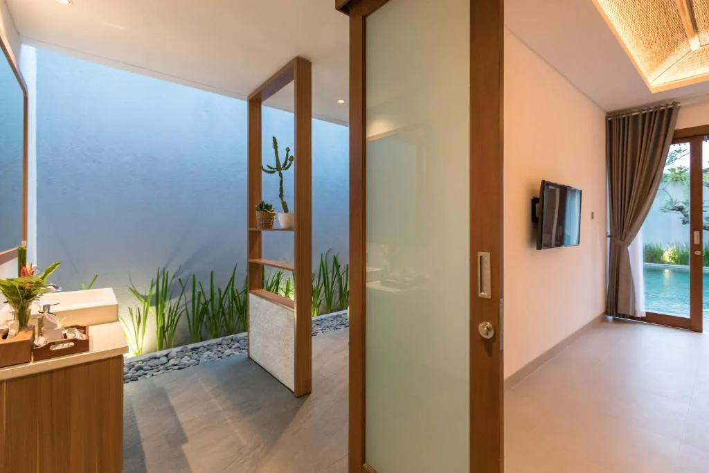 2-Bedroom Private Villas in Seminyak – Tropical Comfort with Private Pool — image 11
