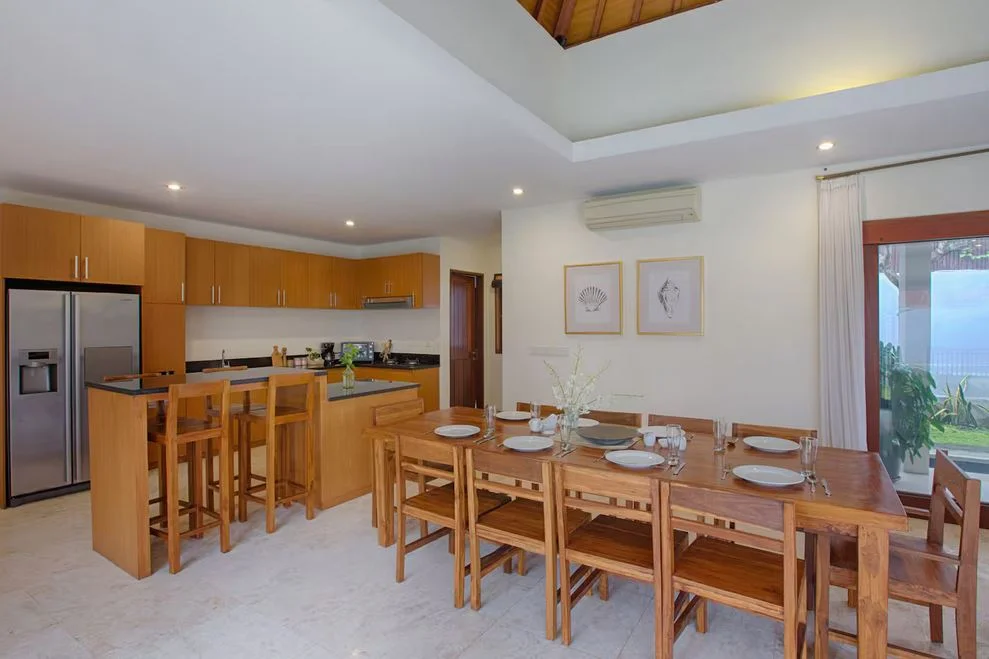 5-Bedroom Private Villa in Canggu – Spacious Hideaway Near Berawa’s Best Spots — image 4