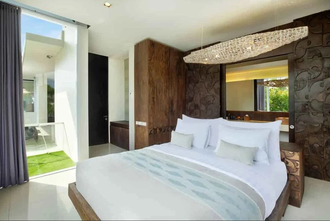 Seminyak Suite Double with Shared Pool, A Romantic Tropical Escape — image 8