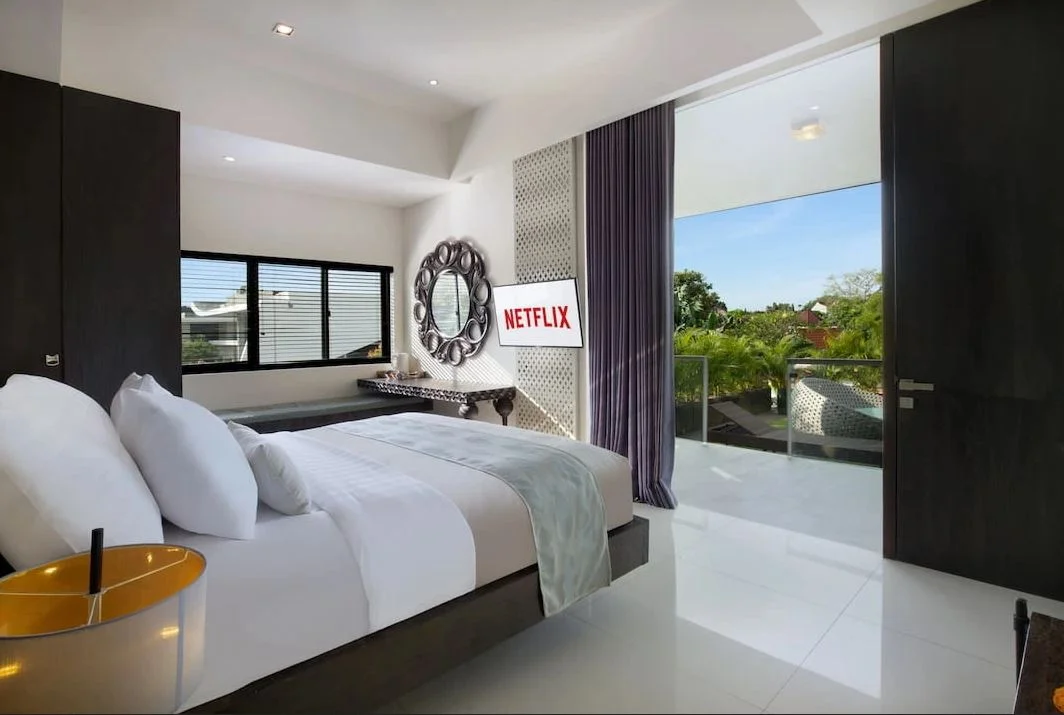 Seminyak Suite Double with Shared Pool, A Romantic Tropical Escape — image 7