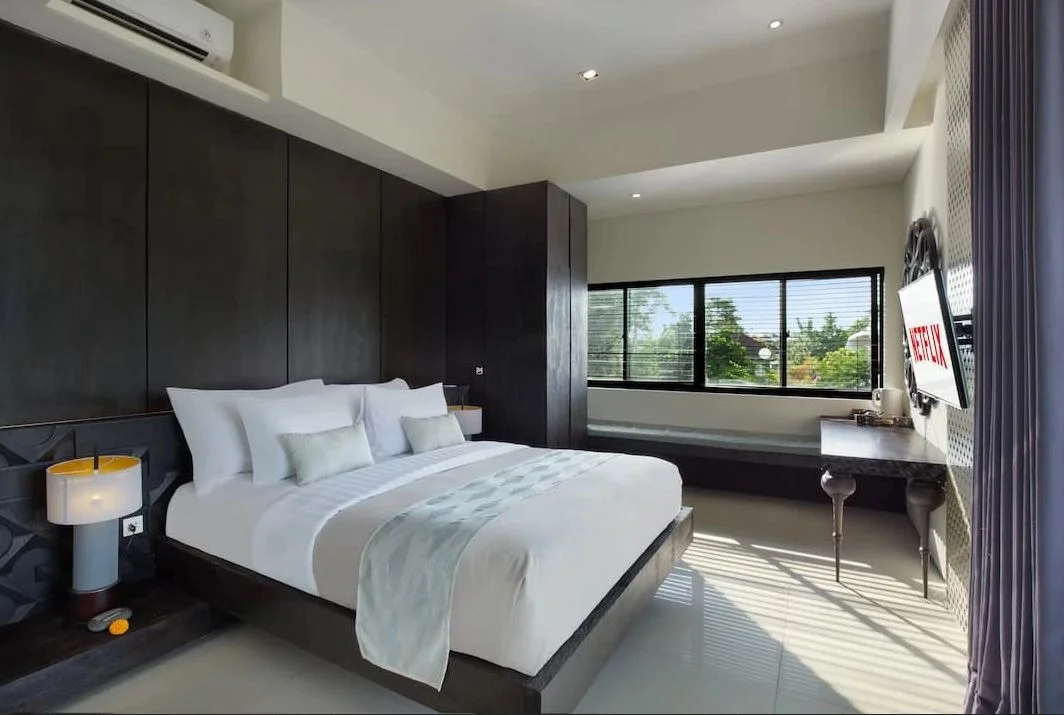 Seminyak Suite Double with Shared Pool, A Romantic Tropical Escape — image 6