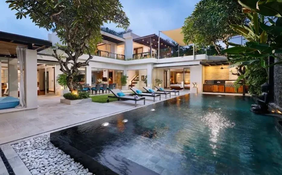 Spacious 3-Bedroom Private Villa with Pool, Near Jimbaran Beach