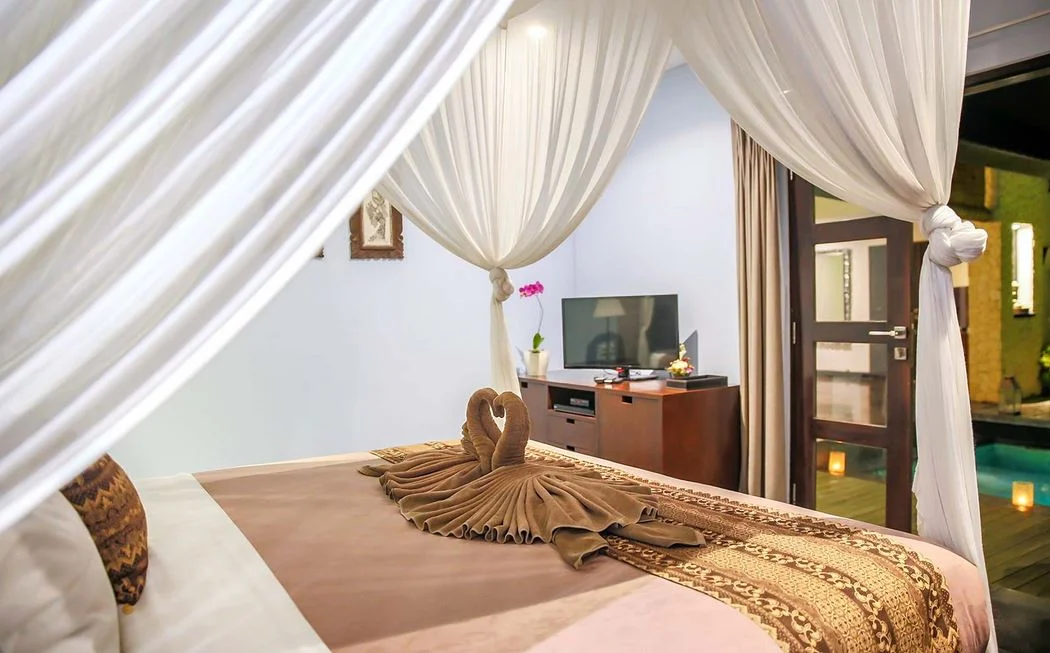 Villa Marche – Romantic 1-Bedroom Hideaway Near Batu Belig Beach — image 7