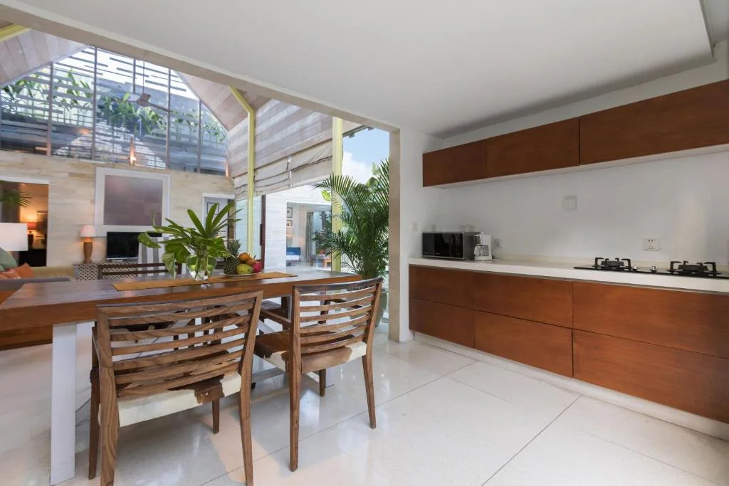 3-Bedroom Private Villa in Canggu – Walk to the Beach, Stay in Style — image 8