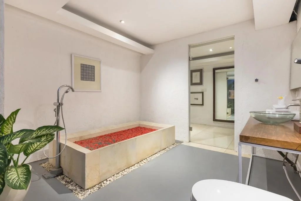 3-Bedroom Private Villa in Canggu – Walk to the Beach, Stay in Style — image 15