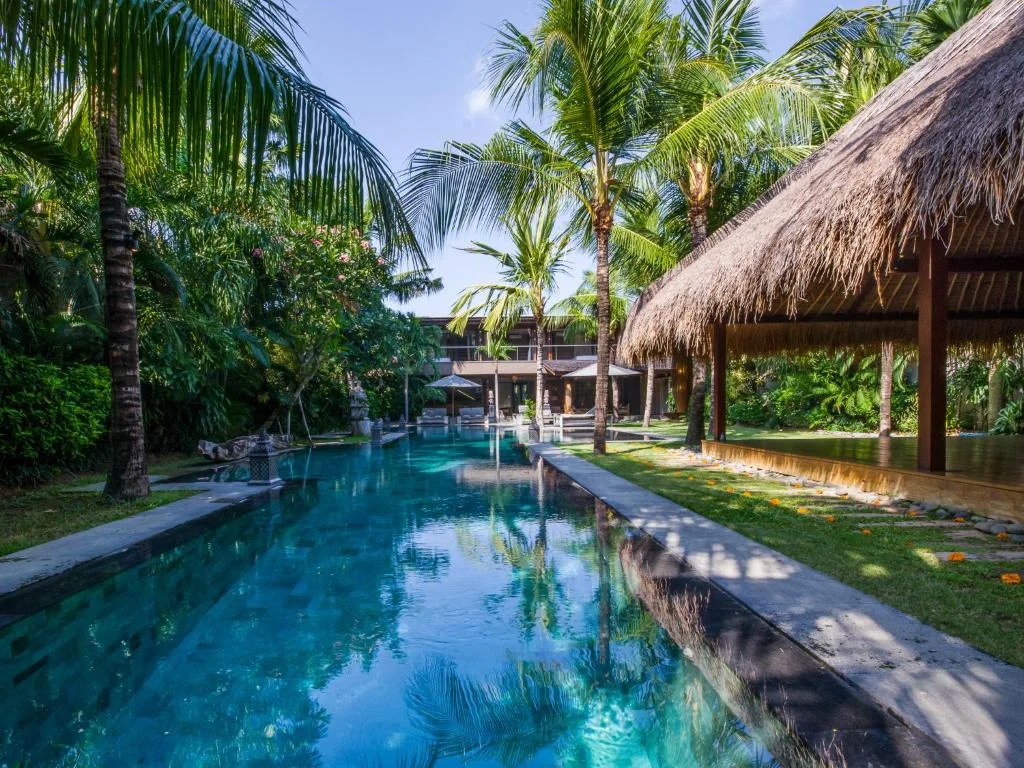 Villa Seminyak BVI42494: Luxurious 7-Bedroom Villa with Pool and Traditional Balinese Charm in the Heart of Seminyak — image 4