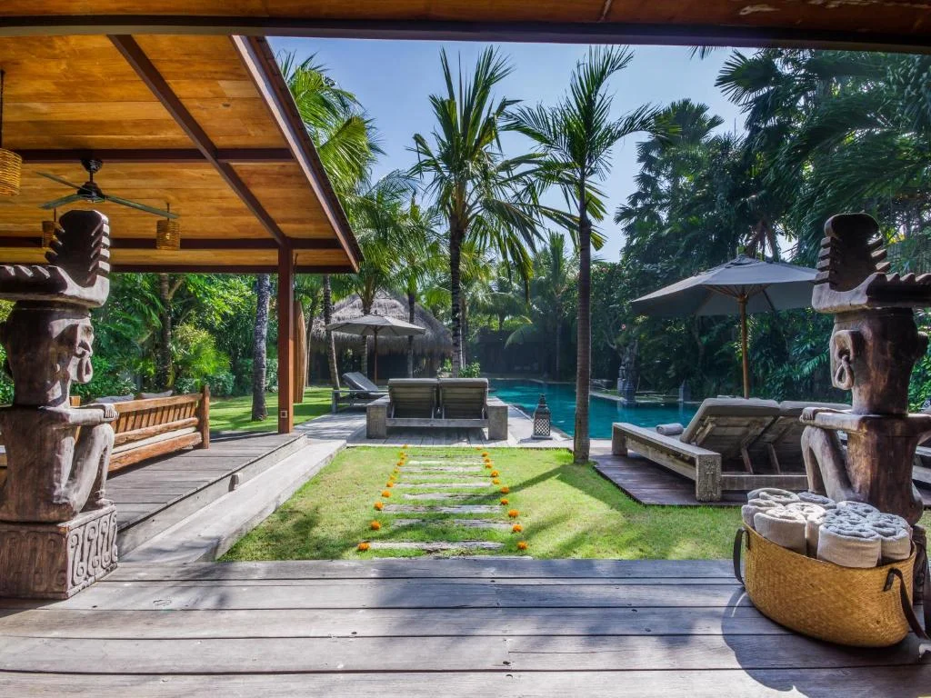 Villa Seminyak BVI42494: Luxurious 7-Bedroom Villa with Pool and Traditional Balinese Charm in the Heart of Seminyak — image 3