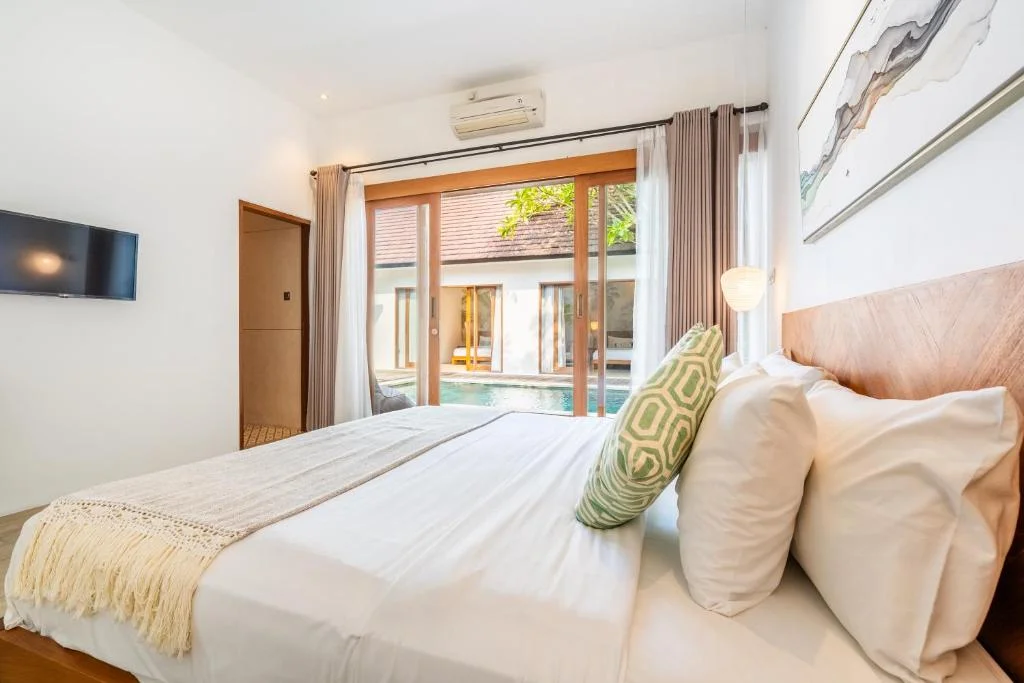 Cozy 3BR Villa with Pool in the Heart of Seminyak – Walk to Cafés & Beach — image 13