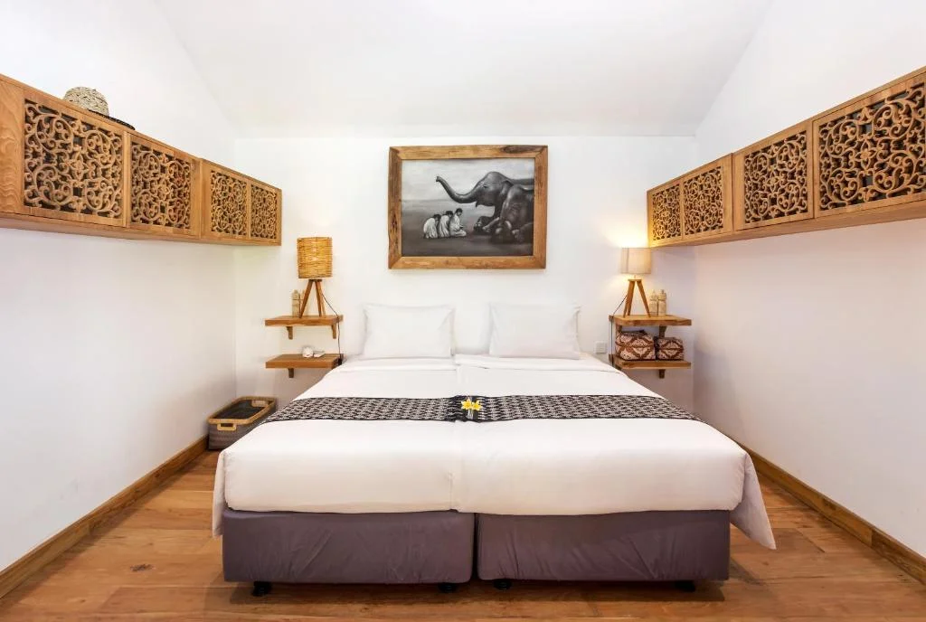 Tropical Charm in the Heart of Seminyak – 3BR Private Villa, Steps from the Beach — image 17