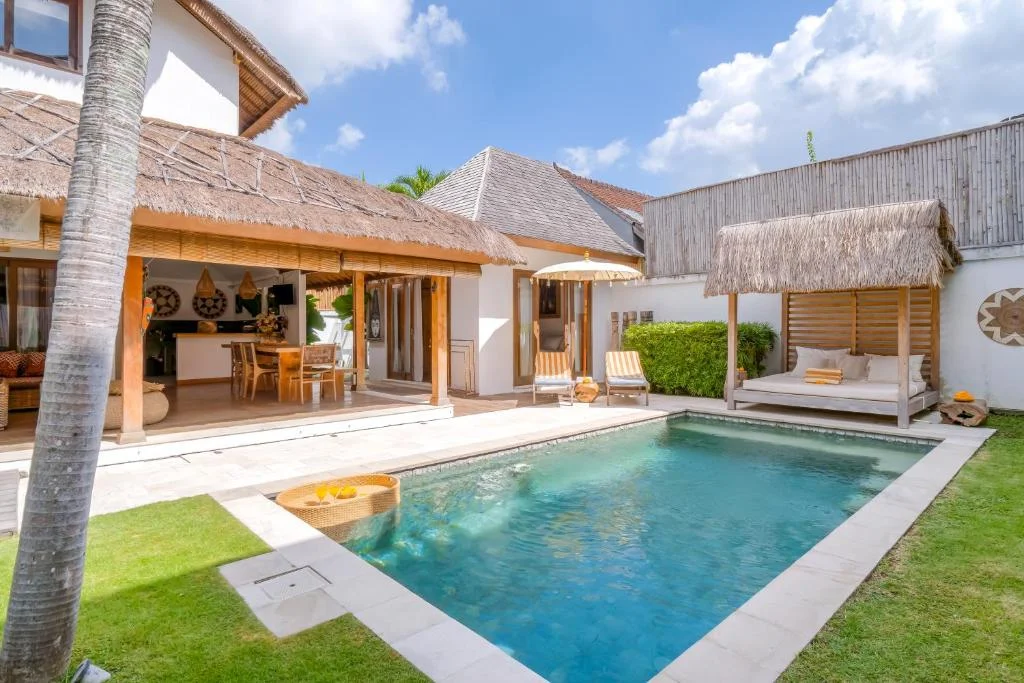 Tropical Charm in the Heart of Seminyak – 3BR Private Villa, Steps from the Beach
