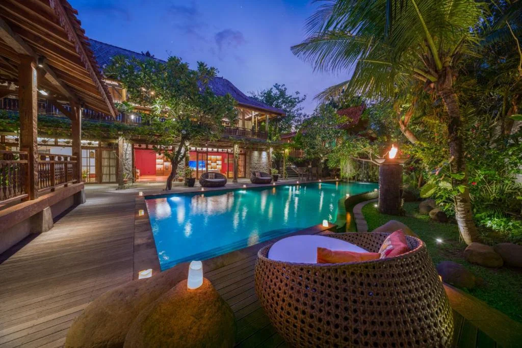 A Balinese Garden Paradise – 5BR Luxury Villa in Jimbaran