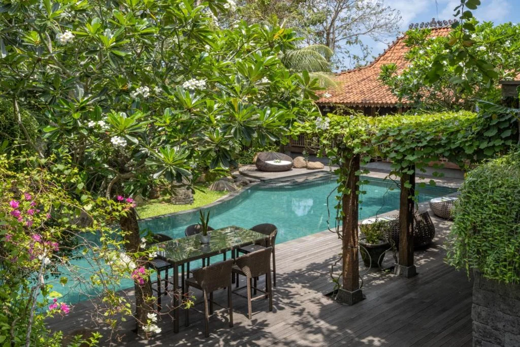 A Balinese Garden Paradise – 5BR Luxury Villa in Jimbaran — image 11