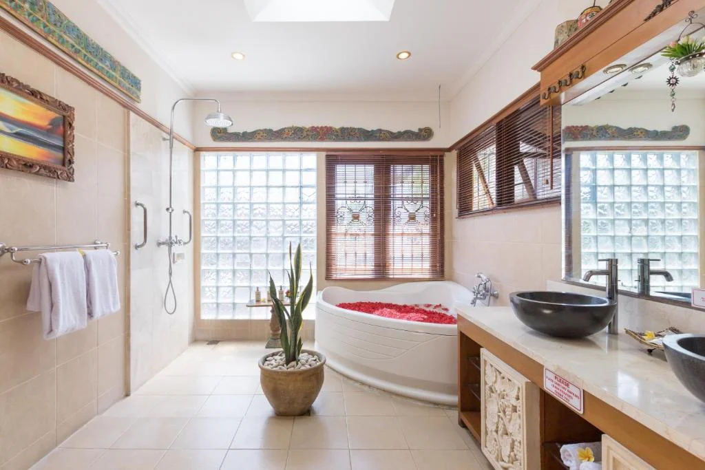 Tranquil 4-Bedroom Villa w/ Private Pool in Central Seminyak | Walk to Beach — image 19
