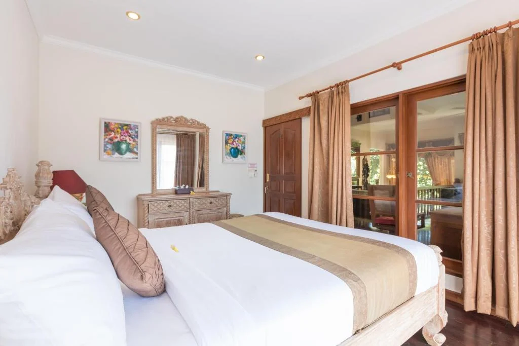 Tranquil 4-Bedroom Villa w/ Private Pool in Central Seminyak | Walk to Beach — image 16