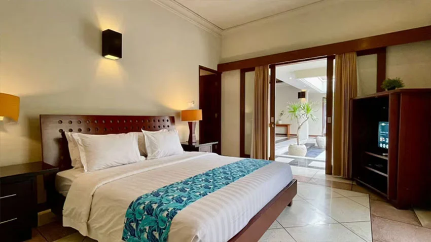 Elegant 4-Bedroom Villa with Private Pool in Jimbaran, Bali — image 8