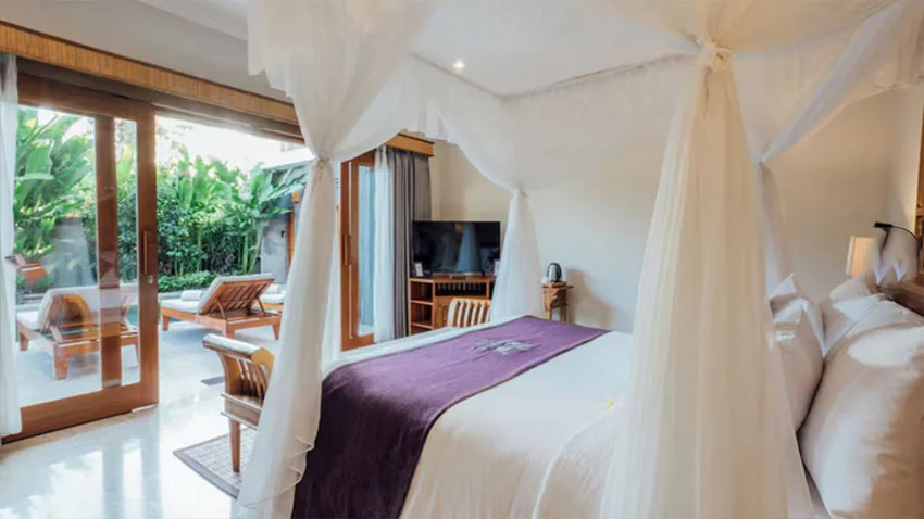 One-Bedroom Private Pool Villa – Romantic Hideaway by the Sea — image 12