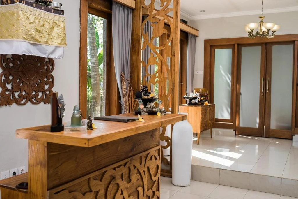 Spacious 4-Bedroom Private Villa – Tropical Oasis Steps from the Surf Beach — image 12