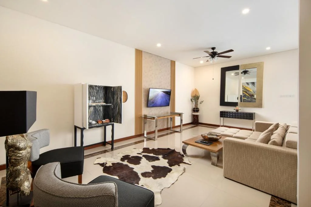 Stylish 2-Bedroom Private Villa with Pool & Garden Views, 12 Minutes Walk to Seminyak Beach — image 15