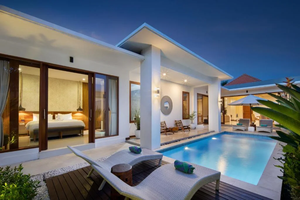 Stylish 2-Bedroom Private Villa with Pool & Garden Views, 12 Minutes Walk to Seminyak Beach — image 10