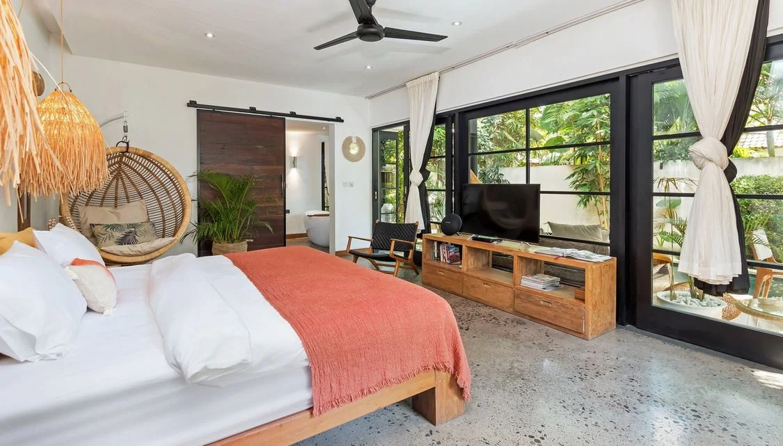 Romantic 1-Bedroom Private Pool Villa Near Ubud — image 18
