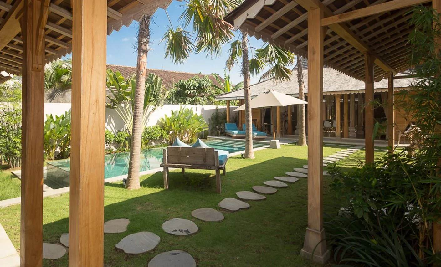 Tropical 6BR Villa Retreat in Kerobokan — image 4
