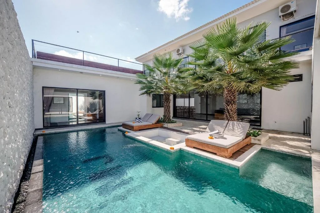 4BR Modern Luxury Villa in Canggu – A Symphony of Style, Comfort & Balinese Elegance — image 7
