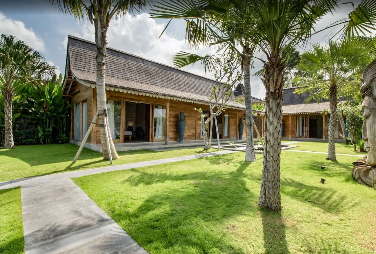 Villa Kerobokan BVI44392 – Luxury 6 to 8-Bedroom Villa Complex with Traditional Balinese Charm in Kerobokan — image 18