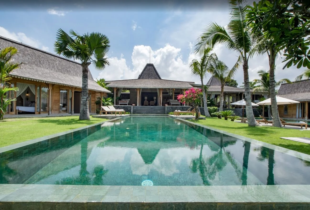 Villa Kerobokan BVI44392 – Luxury 6 to 8-Bedroom Villa Complex with Traditional Balinese Charm in Kerobokan — image 7