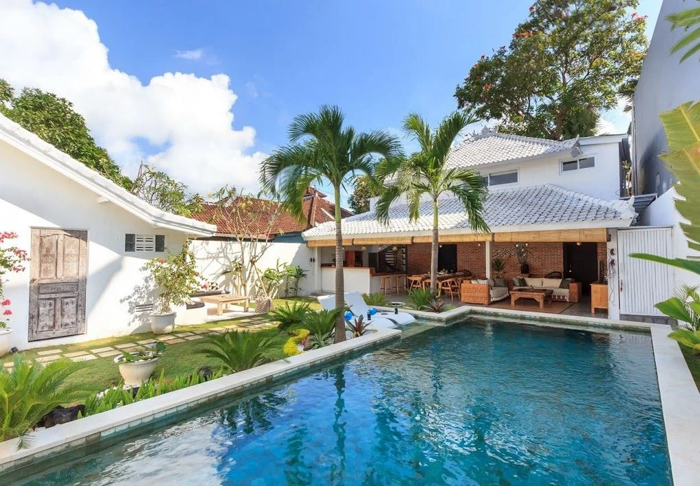 Villa Seminyak Traditional Elegance, 2 & 3 Bedrooms in Prime Seminyak Location — image 5