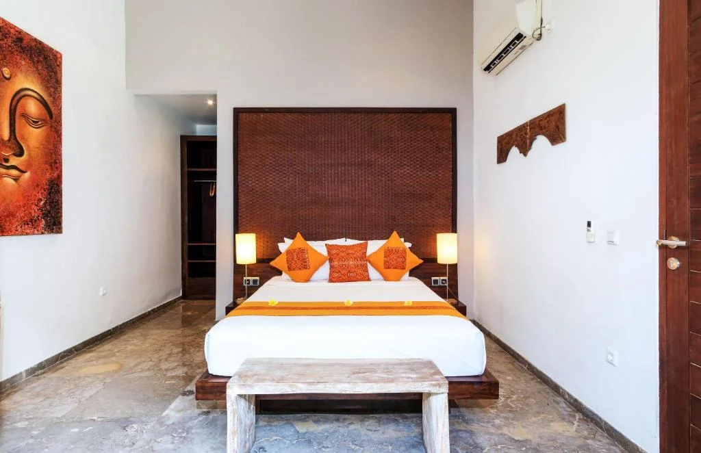 Stylish 3BR Villa with Pool in Trendy Petitenget, Seminyak — image 17