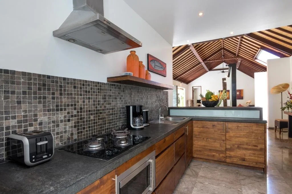 Stylish 3BR Villa with Pool in Trendy Petitenget, Seminyak — image 14